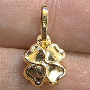 💛18k Clover Pendant